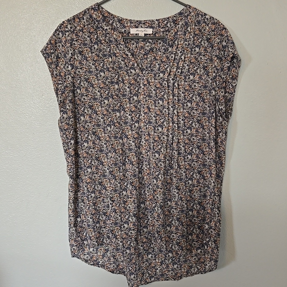 Monday Fun | Blue Floral Flowy Cap Sleeve Top Size Large - Picture 2 of 9
